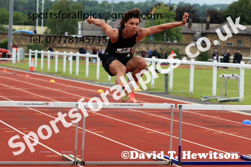 Hurdles, 2026 Northumberland Schools Track and Field, Wentworth, Hexhan. Photo: David T. Hewitson/Sports for All Pics
